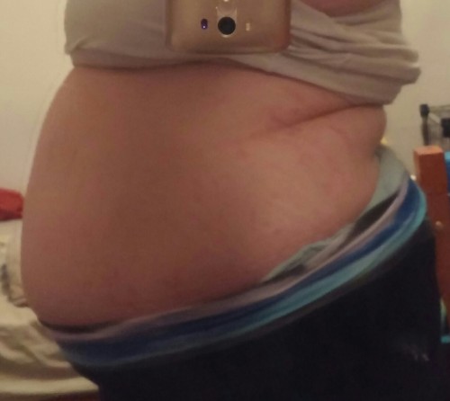 fillthebelly:  Am I fat yet? 