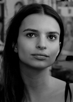 aw-2040:  Emily Ratajkowski by Steve Shaw 