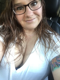 milfsearcher:  jteaton0903:  Ok friends. Glasses. Yay or nay??