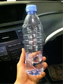 mochiyong:  Yes it may look like an ordinary water bottle but