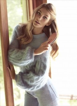 midaspasha:  Camila Morrone, Vogue Turkey