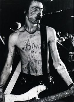 vaticanrust:Sid Vicious