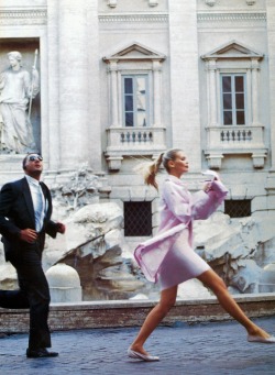 lelaid:  Claudia Schiffer in Roman Holiday for Vogue, December