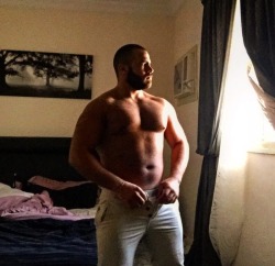 justsayjohnny:  UNF! Beefy.