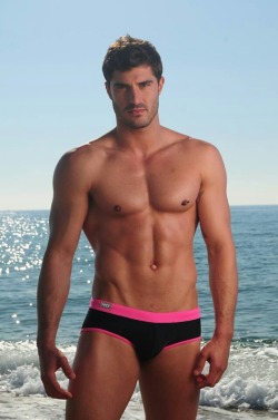 undie-fan-99:  Some guys really are pretty in pink. And he’s