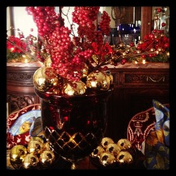 Decorations #xmas #pretty #gold #red #green #december