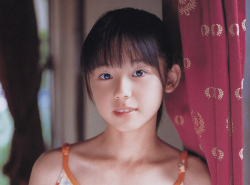 bishozyoland2014:  13歳。中学1年生の頃の小池里奈ちゃん