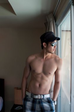 “The Hottest Hunks In Malaysia 2012/2013” contestant