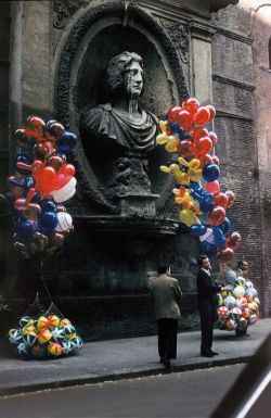 dandyism22:  1bohemian:  Elliott Erwitt, Rome, 1955  DANDYISM……….Plate