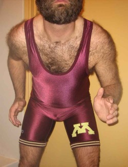 wrestlerswrestlingphotos:  hairy grapplers GlobalFight Personals