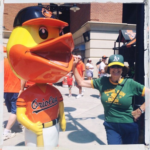 <p>Fraternizing with the enemy. #gameday #oriolesbaseball #oaklandathletics #motherdaughterroadtrip #baltimore  (at Oriole Park at Camden Yards)</p>