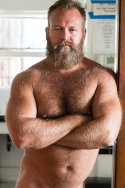 i-want-that-man:  Bearded daddies are so fucking hot!!!Author: