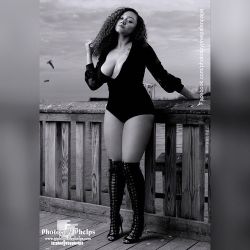 #Repost @photosbyphelps I love this shot cause of the soft light and fashion color grading.  Kay Marie @kaymarie__x with sheer lace along the boardwalk, went with a fashion lighting style  #lingerie #curves #pinup #wet #boardwalk #pier #bridge #eyecandy