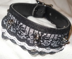 lilsugarmamma:  thespikedcat:  Black and Pink Lace Sub collar