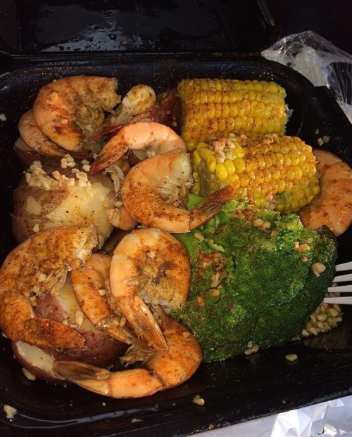 black-exchange:  Seafood Sensation  facebook.com/Seafood-Sensation-331795326850843 // IG: seafood_sensation  Nashville, TN  CLICK HERE for more black-owned businesses!   After a big juicy clit why not have some tasty seafood….