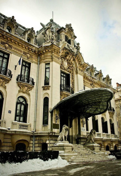 Angels and lions will guard you (Cantacuzino Palace, Bucharest, Romania)