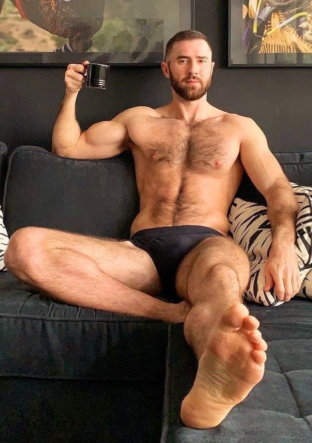 updownmansuite: nice foot