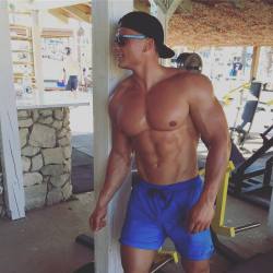 buff-and-hot:  hot tan body felix valentino pecs are outstanding