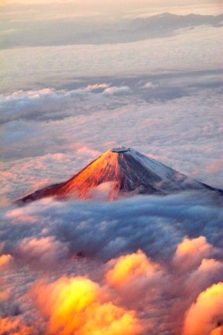senerii:  Mt. Fuji from 40,000ft by ~UpQuark 