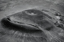 rushingthenightlikeasharkbabe:  Roden Crater is a cinder cone type