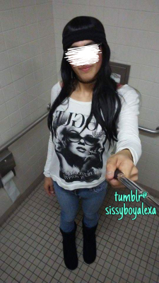 sissyboyalexa:  (flashback friday) when I went to the girls locker