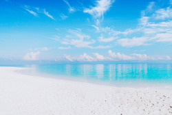 Beautiful beach!! | via Tumblr en We Heart It. http://weheartit.com/entry/68812239/via/sy_9614