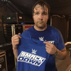 isamizayn:  Dean looks good in blue as Finn looks good in red.