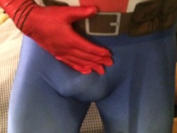 thesidekink:  Behold that Patriotic bulge!!