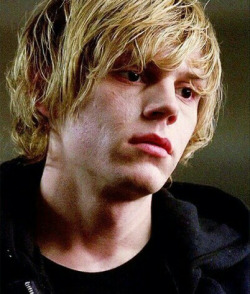 jonnygordo:Tate Langdon