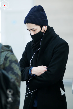 sehunix:  141212 | Airport (Incheon to Shenzhen Bao’an) | Credit: