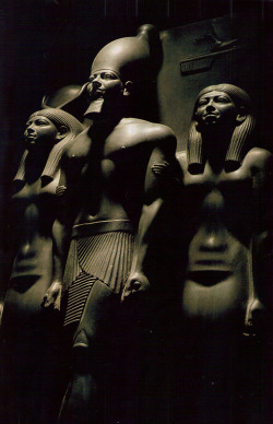 kicker-of-elves:  Pharoah Menkaure flanked by two female deities