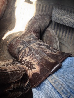 rusty-ford:  windycalifornia:  hunter-the-odd:  These boots have
