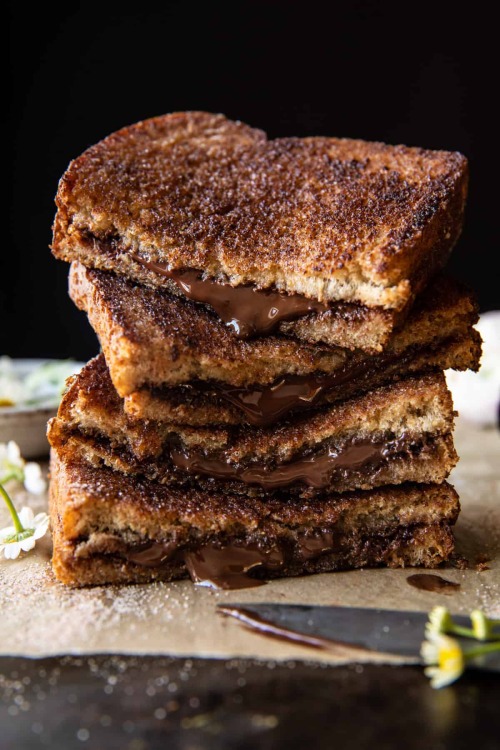 daily-deliciousness:  5 minute chocolate cinnamon sugar toast