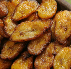 6lacksoul:    Fried plantains..???