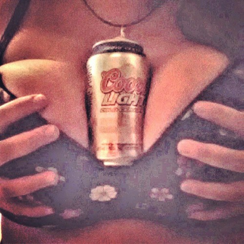 pervingyou40:  kimmixoxoxo:  Wanna beer?  Yes I do want a beer, that beer.