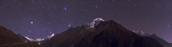 silver-couture:       the starry sky on the himalayas  CLICK