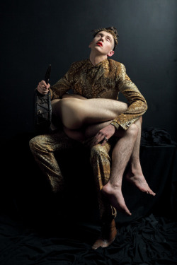 ratatoskryggdrasil:Matthew Stone, Self-Portrait (With Drum),