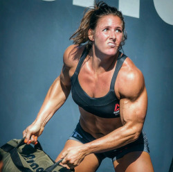 fitbitchfitness:  Stacie Tovar by Rob Wilson photography  Follow