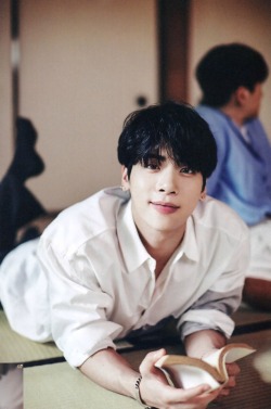 fyjjong:   seek premium magazine ♡ vol. x, october 2017©