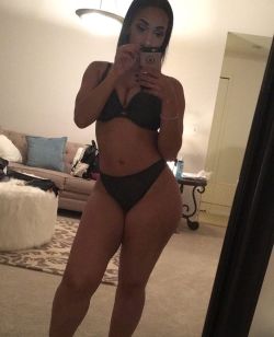 Model & Stripper Connussiuer