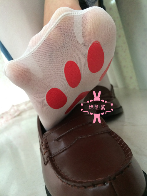 dearmtj:    #足 #丝袜 #白丝 #过膝袜  #ストッキング #足裏    
