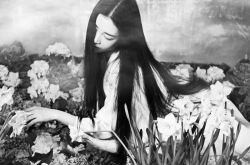 mortisia: ‘Heart of a Woman’, Zhang XiuYuan by Wang Xin 