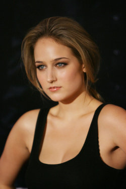 yeahleeleesobieski:  Leelee Sobieski 88 Minutes premiere, Planet