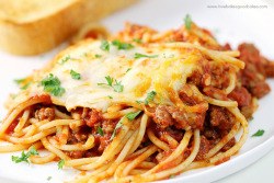 beautifulfood4u:    Cheesy Baked Spaghetti    All we need is