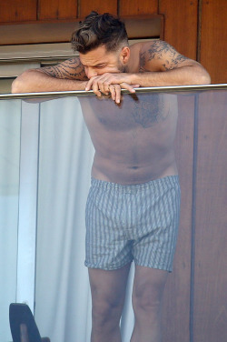 shirtlessmalecelebs:  Ricky Martin
