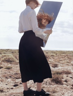 classicmodels:Julia Hafstrom By Txema Yeste For Numéro #161