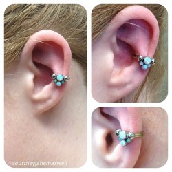 freemindfreebody:  legitbodyjewelry:  A white opal gem cluster