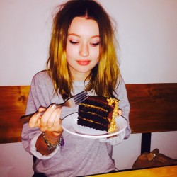 emilybrowningfans: Bruce Bogtrotter pt2: Mmm lookit dis cake!