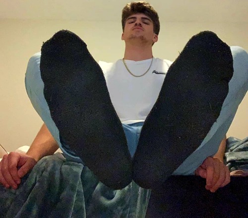 socksandskins:  https://socksandskins.tumblr.com/