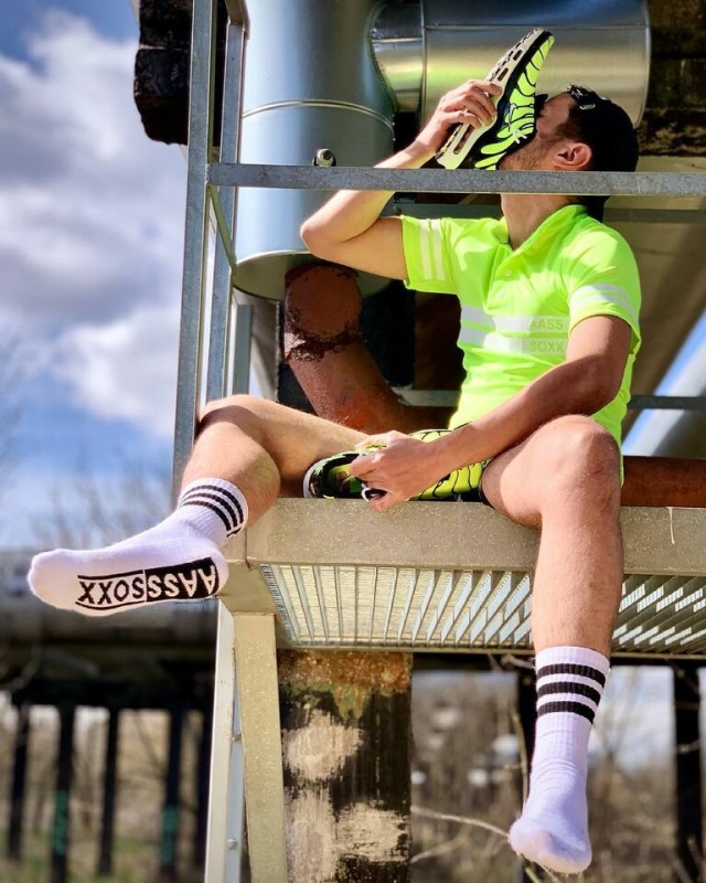 gaydressshoefetish:shiny-olli:HOT!